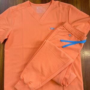 FIGS Scrub Set - Mens - Tansen pants - Leon Top - Papaya